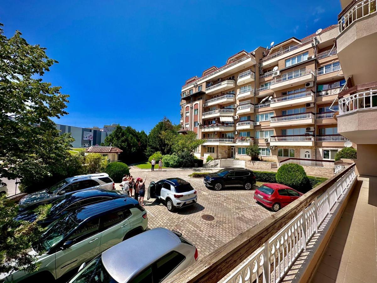 Sea Breeze Apartment Varna Eksteriør bilde